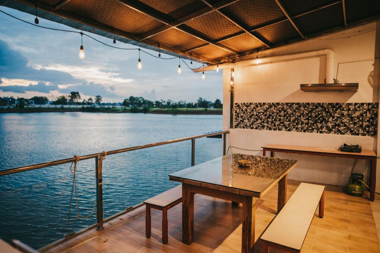 فيلا Canoe And Fishing , Free Pickup Batam المظهر الخارجي الصورة